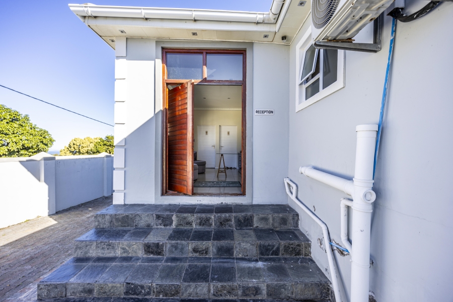 Commercial Property for Sale in Sunnyridge Eastern Cape